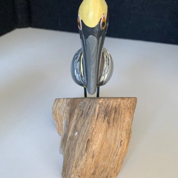 HAND CARVED painted PELICAN COASTAL SEA OCEAN BIRD WOOD SCULPTURE TROPICAL ISLAN - Picture 4 of 9